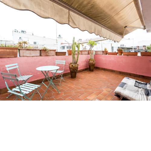 Private Terrace & Parking Right in the city Center