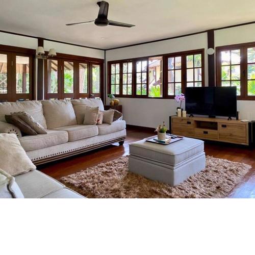 Private Tropical 3 Bedroom Villa - Nongsa Village Batam