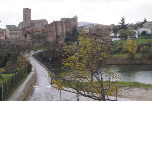 Puente viejo de Buitrago casa roble