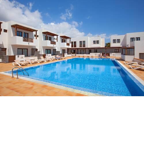 Puerto Calero Apartment Sleeps 6 with Pool and Air Con