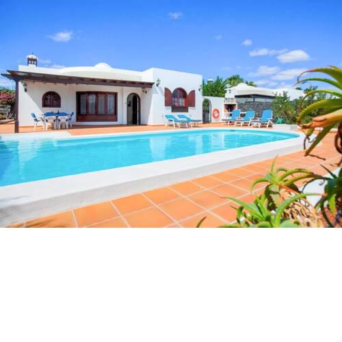 Puerto del Carmen Villa Sleeps 7 with Pool Air Con and WiFi
