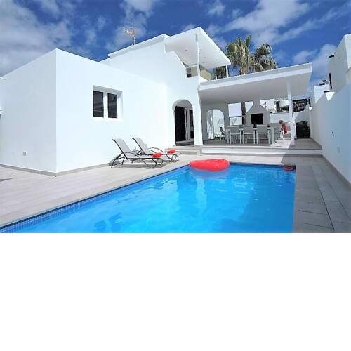 Puerto del Carmen Villa Sleeps 9 with Pool Air Con and WiFi
