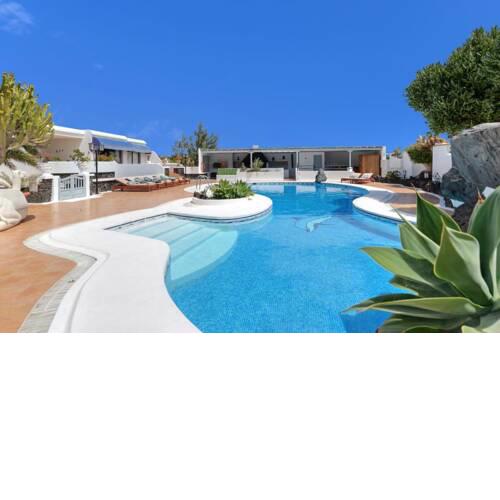 Puerto del Carmen Villa Sleeps 9 with Pool and WiFi