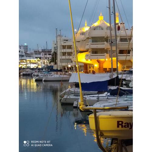 Puerto Marina. Primera línea de playa