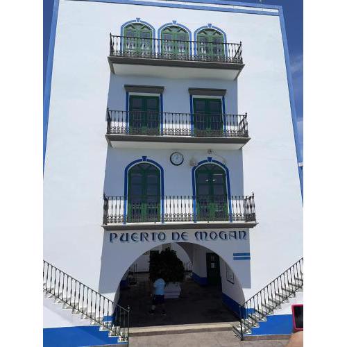 Puerto Mogan - Spectacular 2 bedroom apartment with pool & use of car included