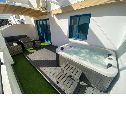 [ PUERTO RICO ] Apartment with outdoor jacuzzi