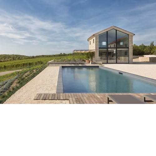 Pula Villa Sleeps 6 Pool Air Con WiFi