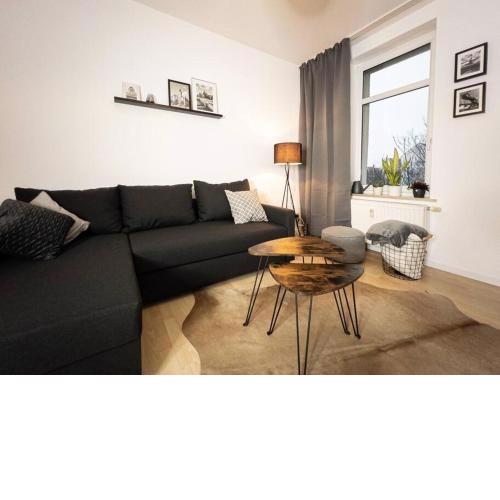 Purer Luxus mit 2 Schlafzimmern, Balkon und Privat-Parkplatz
