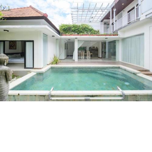 Puri Gading Villa Jimbaran by The Lavana - 5 Bedroom Villa