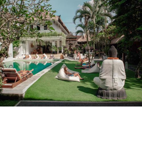Puri Garden Hotel & Hostel