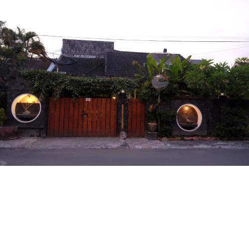 Puri Minggiran Guest House