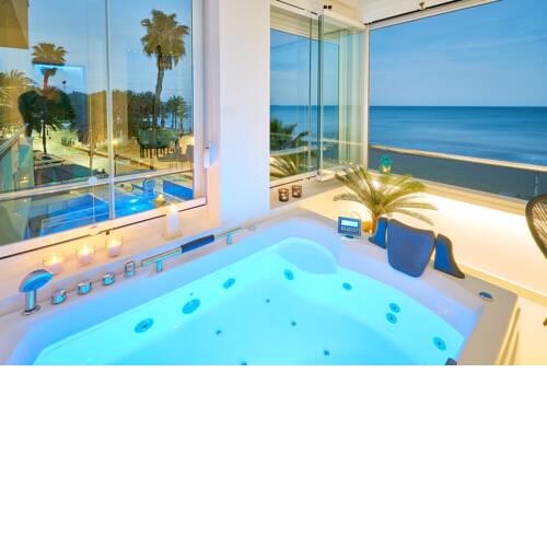 PURO BEACH. Charming apartment with jacuzzi.