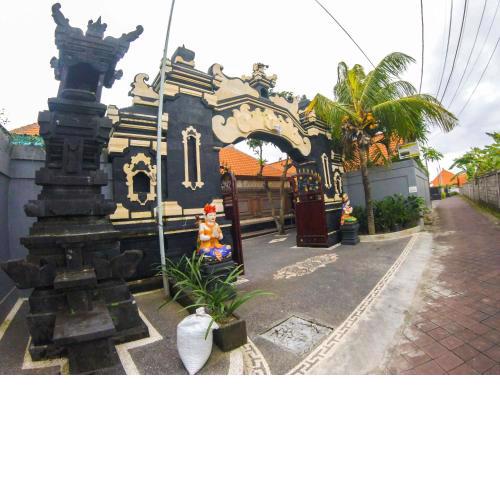 Putu Guest House
