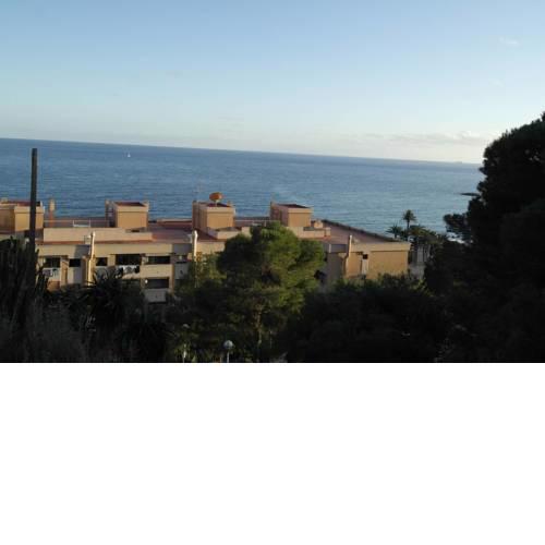 PV20B, Amplio apartamento centrico, 50 mt de la playa y vistas al mar