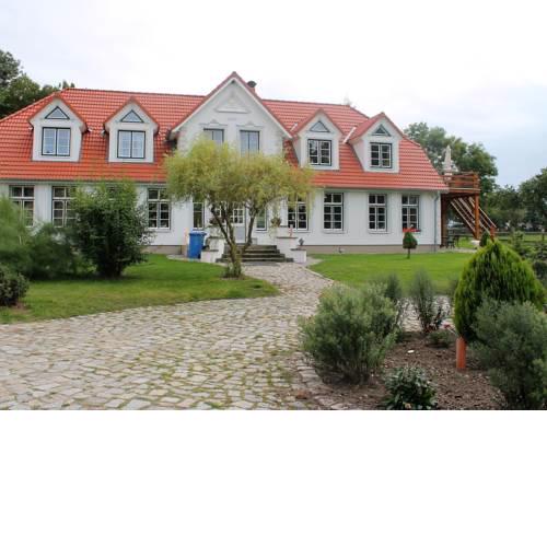Quaint Apartment in Kastahn with Terrace