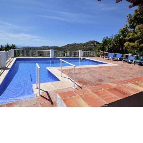 Quaint Country House in Frigiliana with Swimming Pool