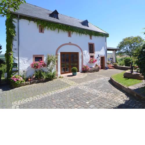 Quaint Holiday Home in Ittel Eifel with a Balcony