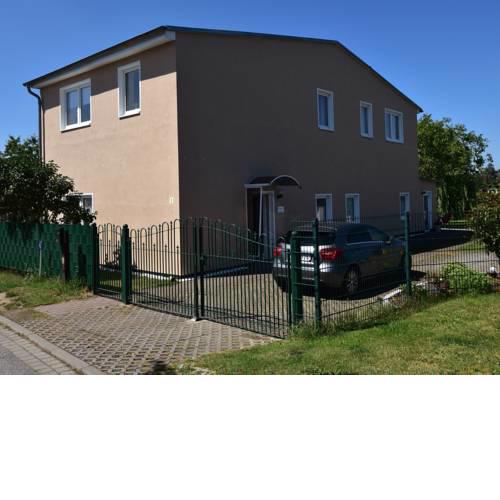 Quaint Holiday Home in Kröpelin with Fenced Garden
