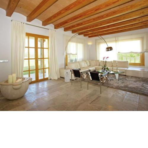 Quaint Mansion with Private Pool and Jacuzzi in Selva