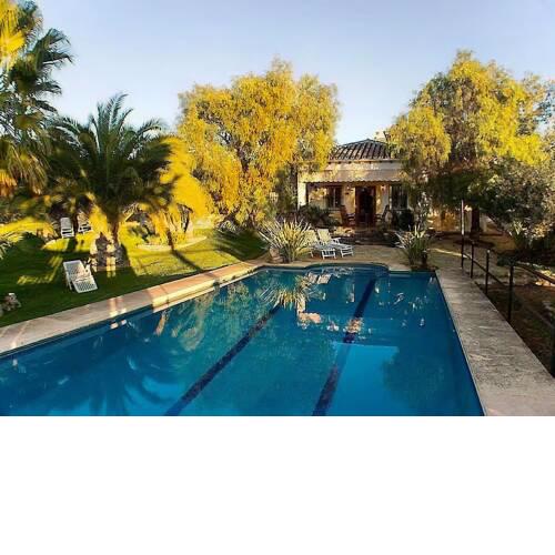 Quaint Villa in Arriate near Nice Beach
