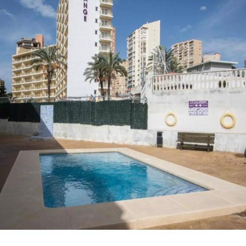 Queen Apartment. Cozy & close to the beach apartment. Pool/parking.