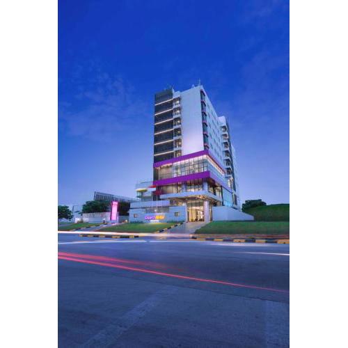 Quest Hotel Cikarang by ASTON