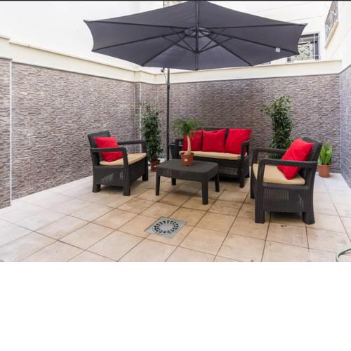 ♥Quiet Apt With Private Patio/Walking Distance To Downtown♥