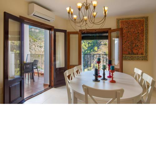 Quiet house in village center with mountains views