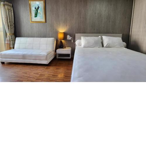 Quiet Low Level Lake View 3BRs Lippo Cikarang EJIP -Min Stay 3 Nights-