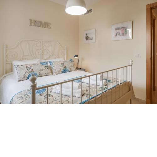 Quiet Modern 2BR with Terrace/Sea View in Benalmadena