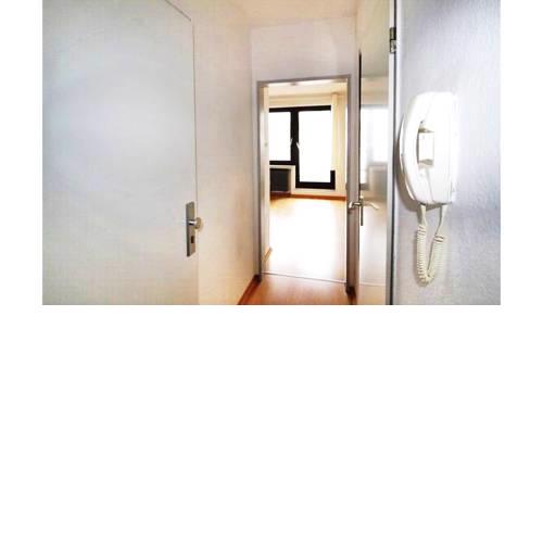 Quit Modern Apt. 12 min to central train station