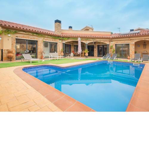 R58 Villa Arrabal con piscina y gran patio