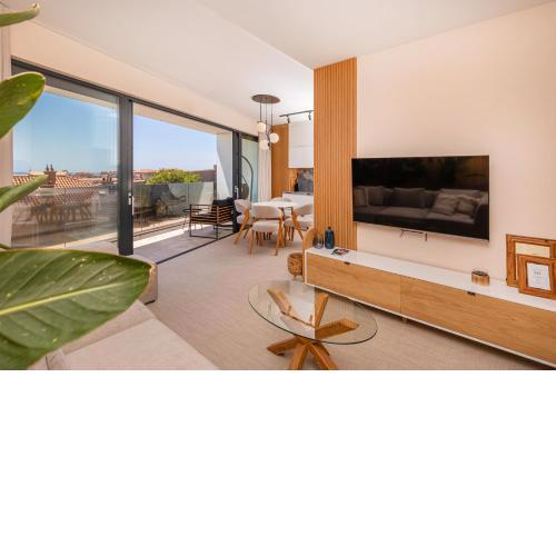 RAGUSA SEA VIEW APARTMENT by DuHomes
