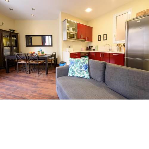 RamblasRentals Design Renovated Apartment AC Balcony10m Ramblas - Parking - Wifi