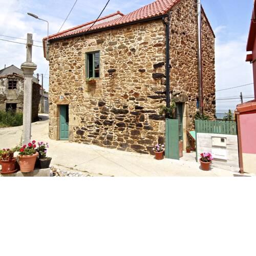 Razo da Costa Villa Sleeps 5 with Pool