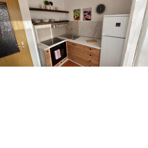 R&E Apartment