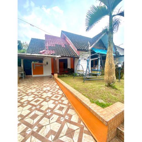 Red Lily Villa BV