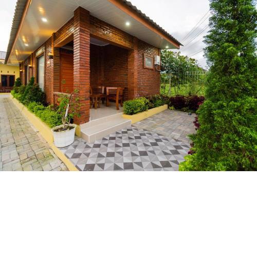 RedDoorz @ Aldos Villa Silangit