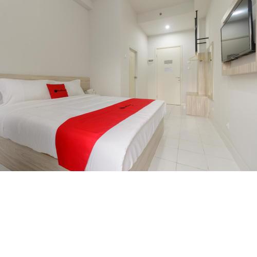 RedDoorz Apartment @ Dramaga Tower