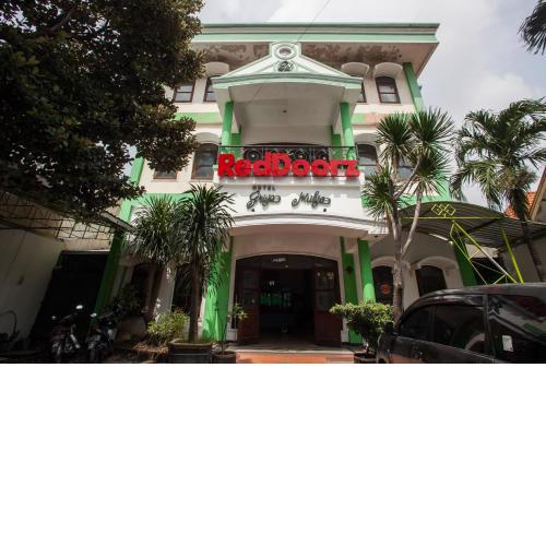 RedDoorz @ Genteng Surabaya 2