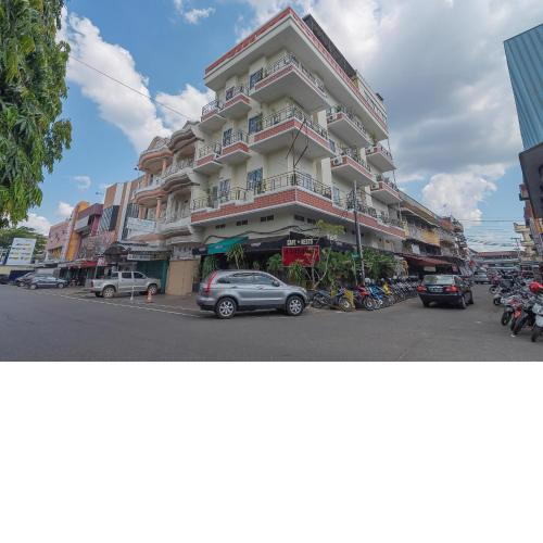 RedDoorz @ H. Agus Salim Street