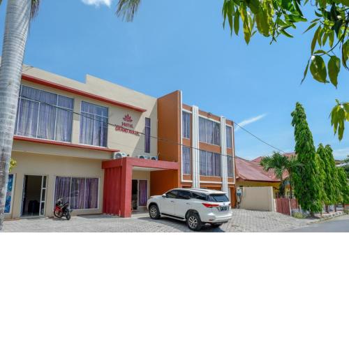 RedDoorz @ Hotel Grand Aulia Majene