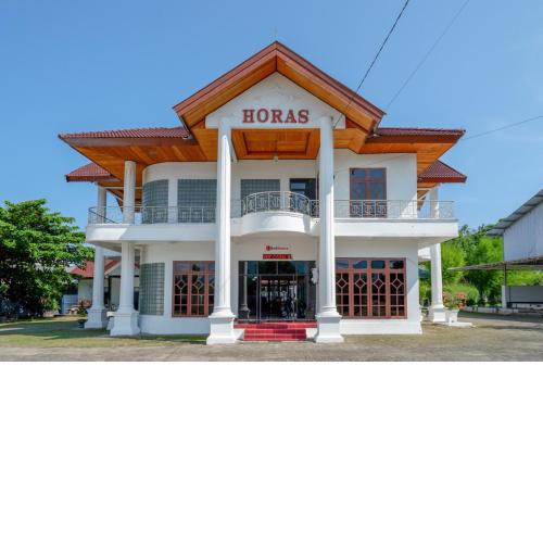 RedDoorz @ Hotel Horas Palopo