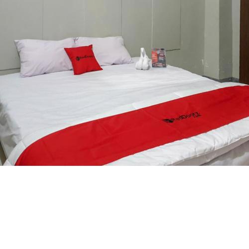 RedDoorz @ Hotel Yaki Mamuju