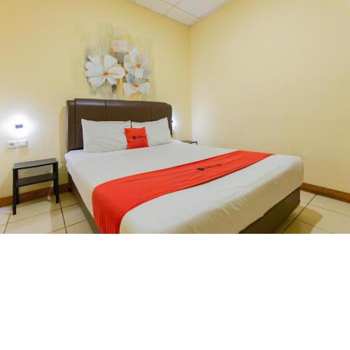 RedDoorz @ Iodium Residence Cikarang