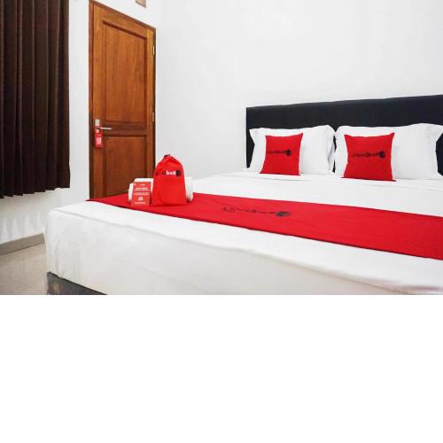 RedDoorz @ Jalan Danau Limboto
