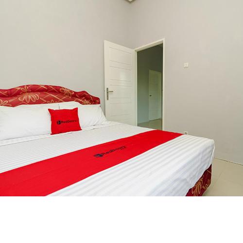 RedDoorz @ Jalan Demang Lebar Raya Palembang