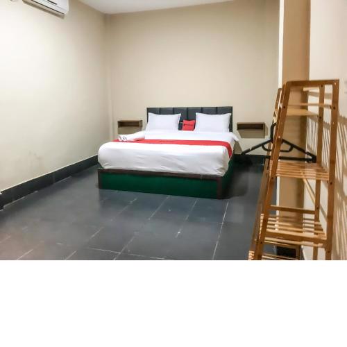 RedDoorz @ Jalan Gelanggang Remaja Waena Jayapura