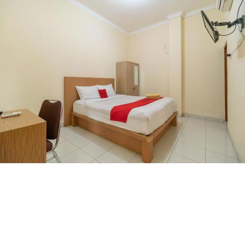 RedDoorz @ Jalan Kolonel Haji Burlian Palembang 2