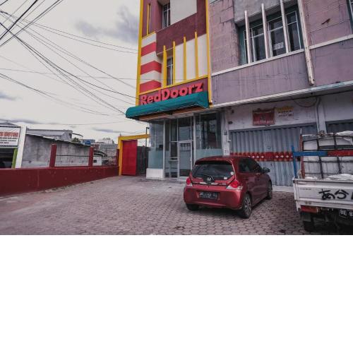 RedDoorz @ Jalan Pangeran Antasari Lampung 2